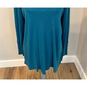 Chicos long sleeve top. NWOT.